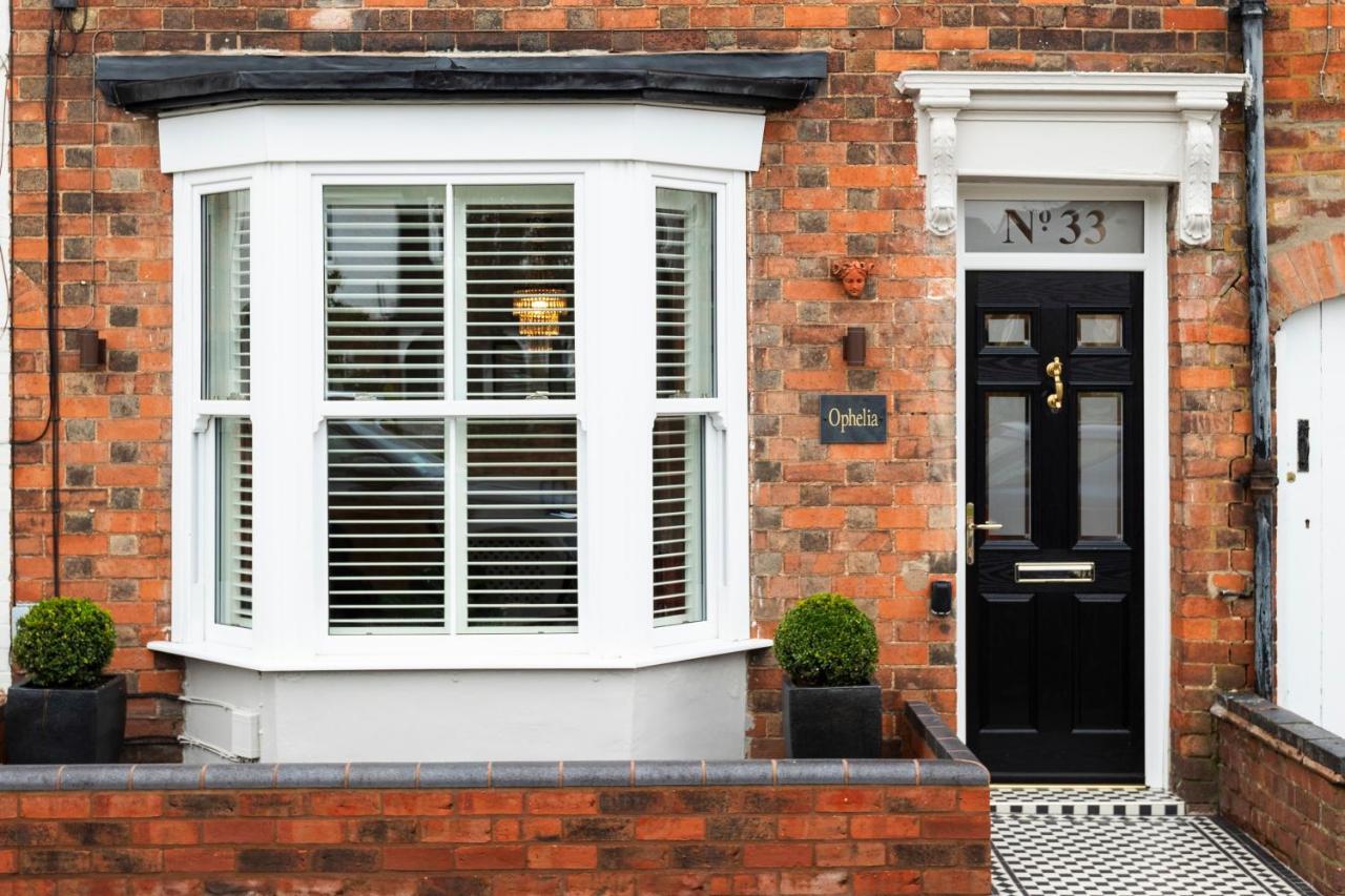 Townhouse: Luxurious Renovation Near Theater District *