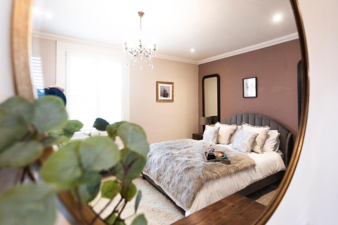 Townhouse: Luxurious Renovation Near Theater District Holiday home *